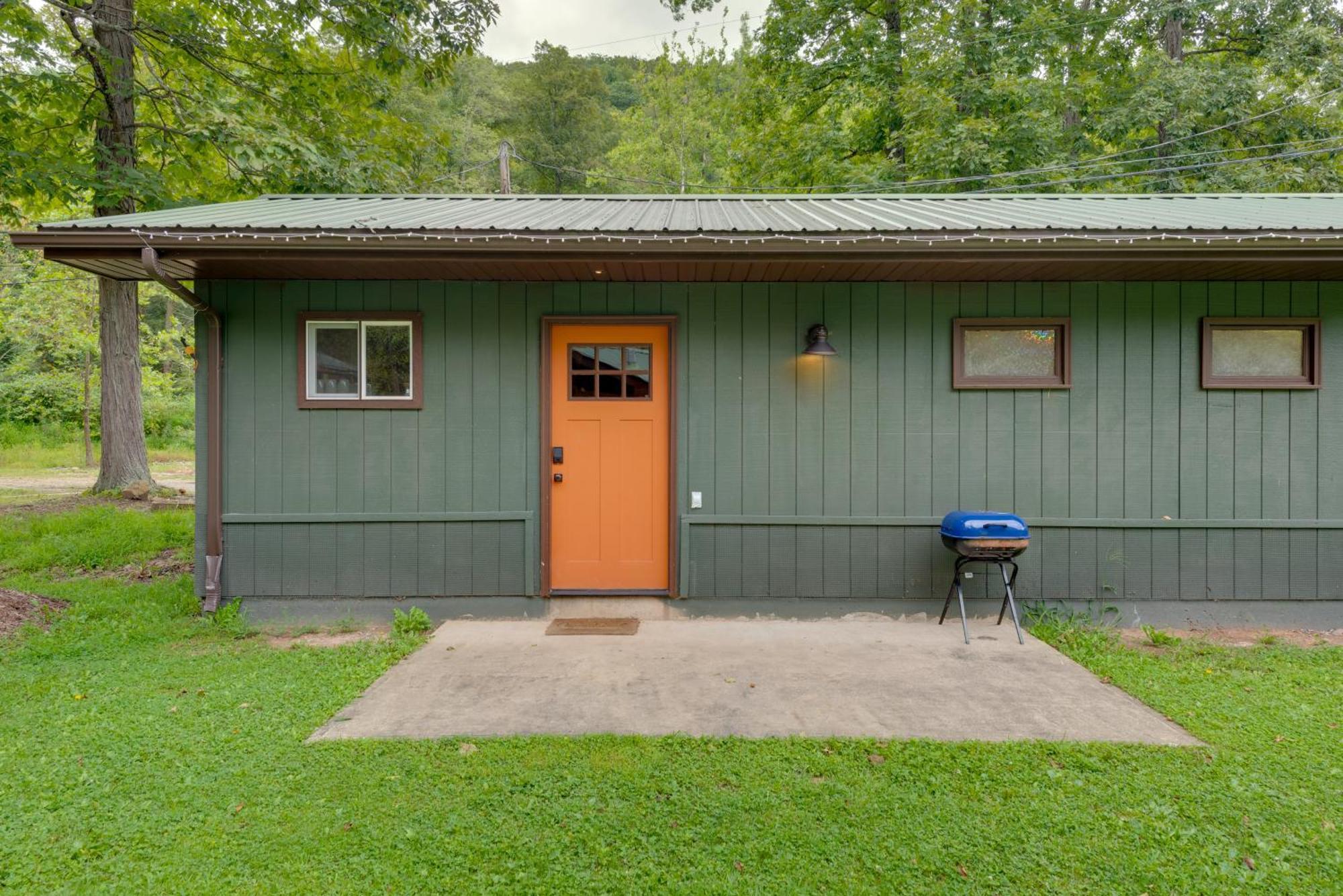 Peaceful Cabin About 9 Mi To Worlds End State Park! Villa Hillsgrove ภายนอก รูปภาพ