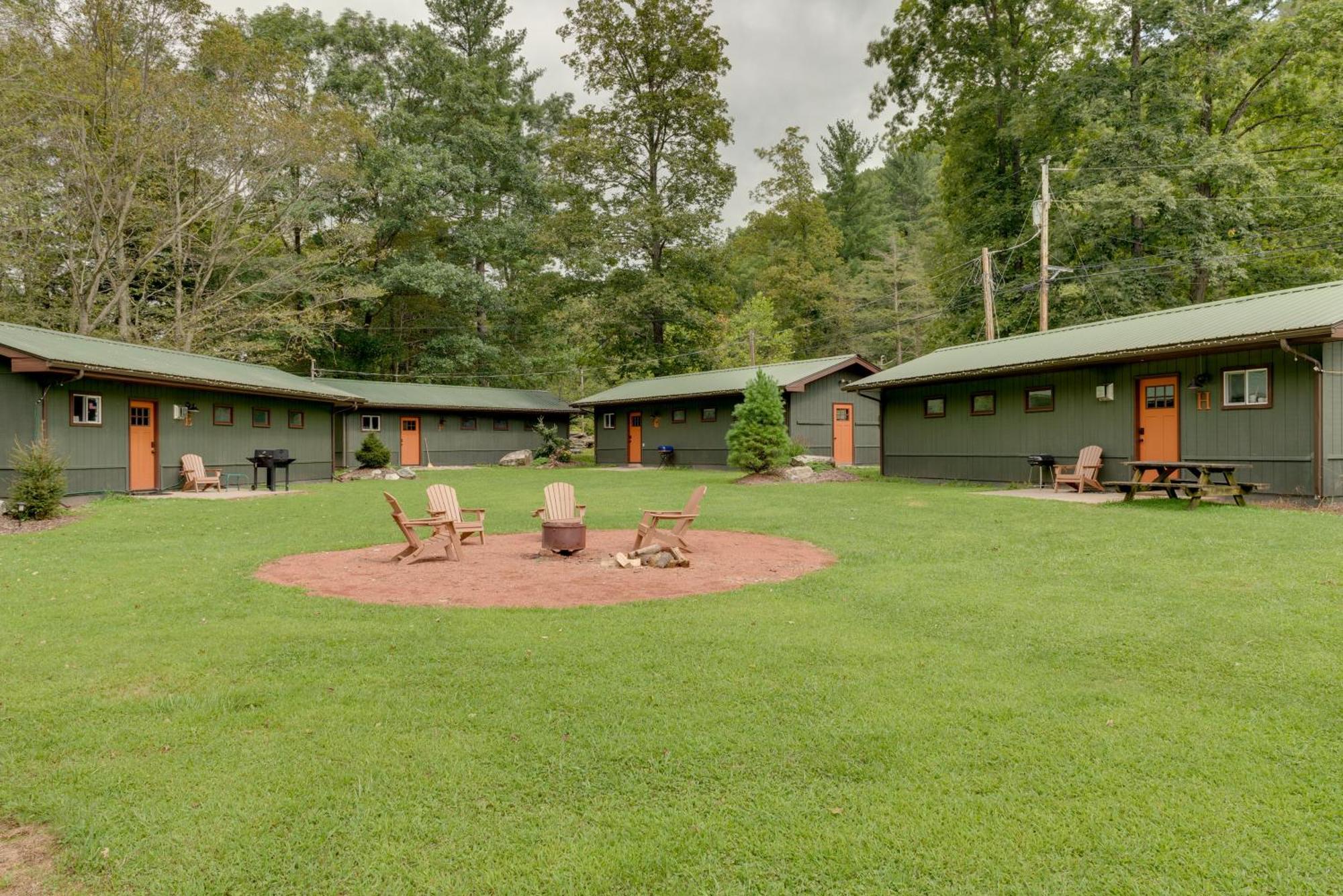 Peaceful Cabin About 9 Mi To Worlds End State Park! Villa Hillsgrove ภายนอก รูปภาพ