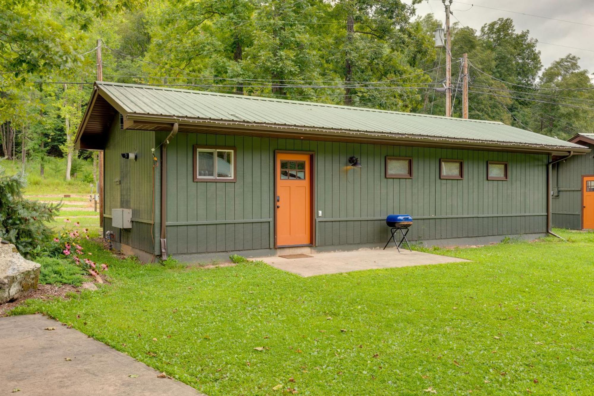 Peaceful Cabin About 9 Mi To Worlds End State Park! Villa Hillsgrove ภายนอก รูปภาพ